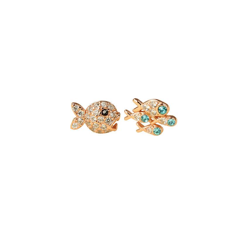 Boucles d'oreilles Petit Poisson Entièrement Diamant Design Asymétrique Boucles d'oreilles Mignonnes Tendance pour Femmes
