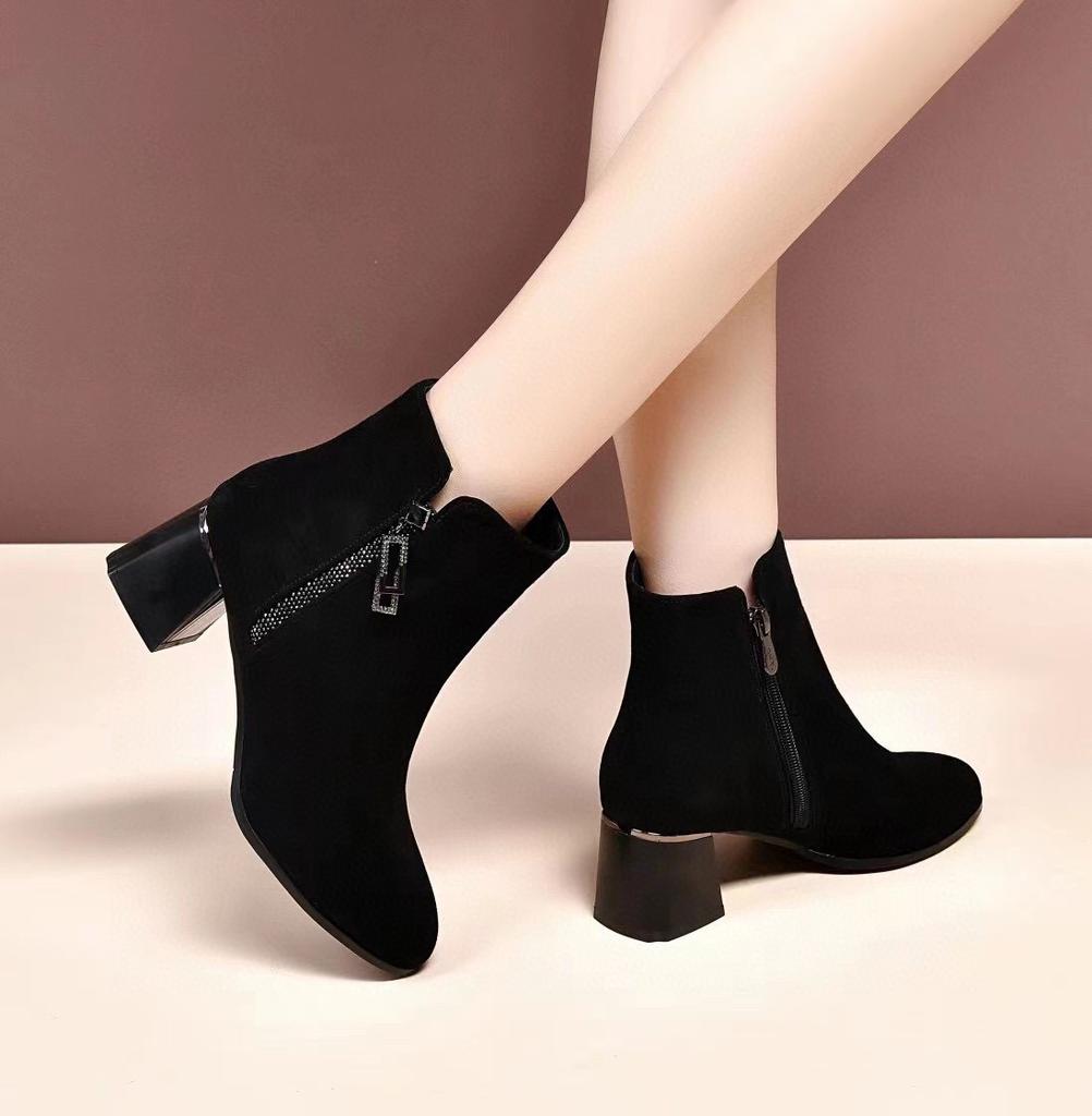 Fashion boots women's boots autumn and winter new black round head high heel leather boots sheepskin rhinestone side zipper slim short boots