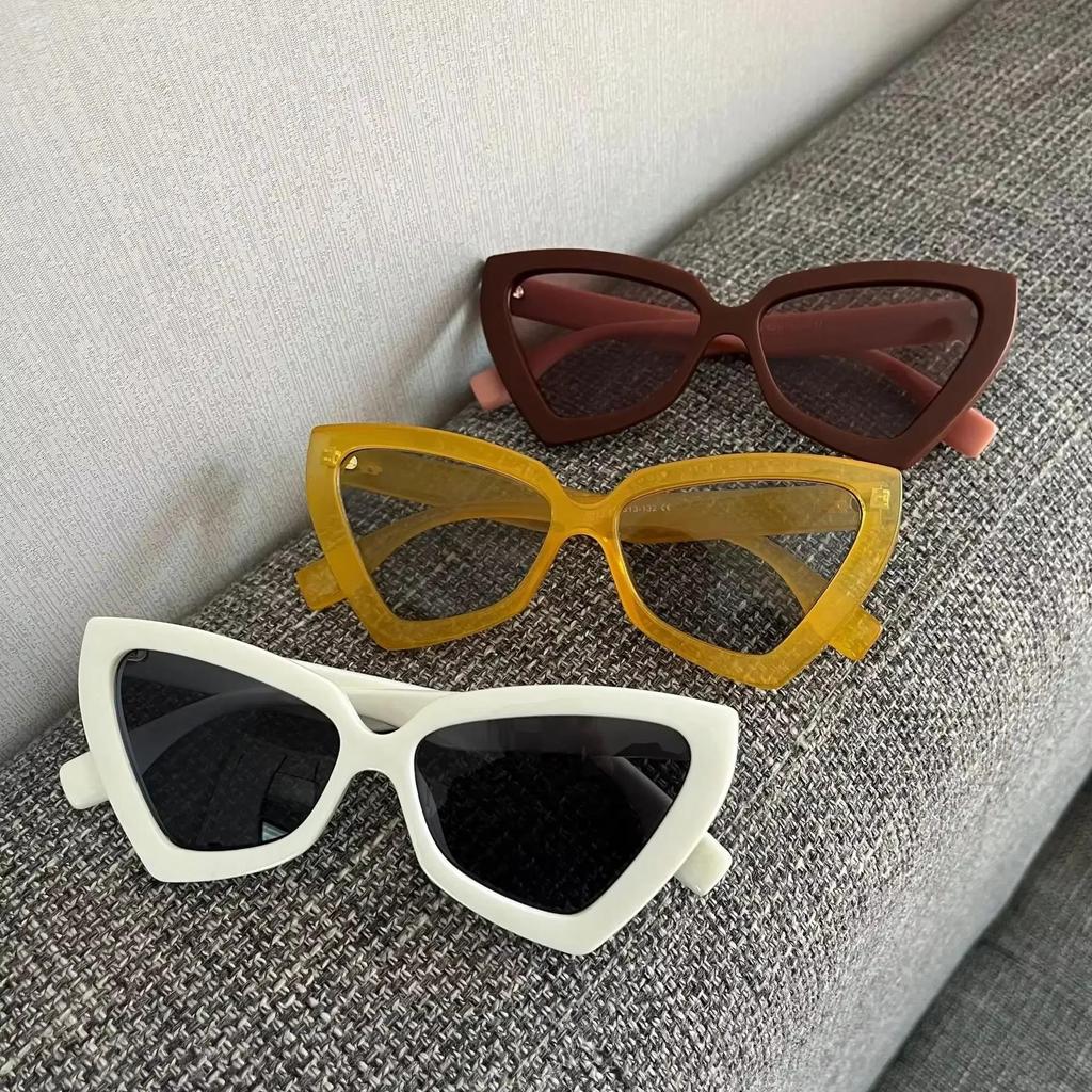 Cute Sexy Vintage Cat Eye Sunglasses Woman Small Black White Triangle Retro Ladies Sun Glasses Leopard Female Eyewear