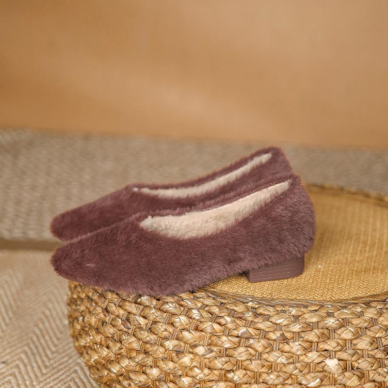 Mote 2025 Vinter Pelssko Dame Spiss Tå Pumps Fluffy Lave Hæler Loafers Damer Varm Plysj Escarpins Femme Slip On Pels Hæler