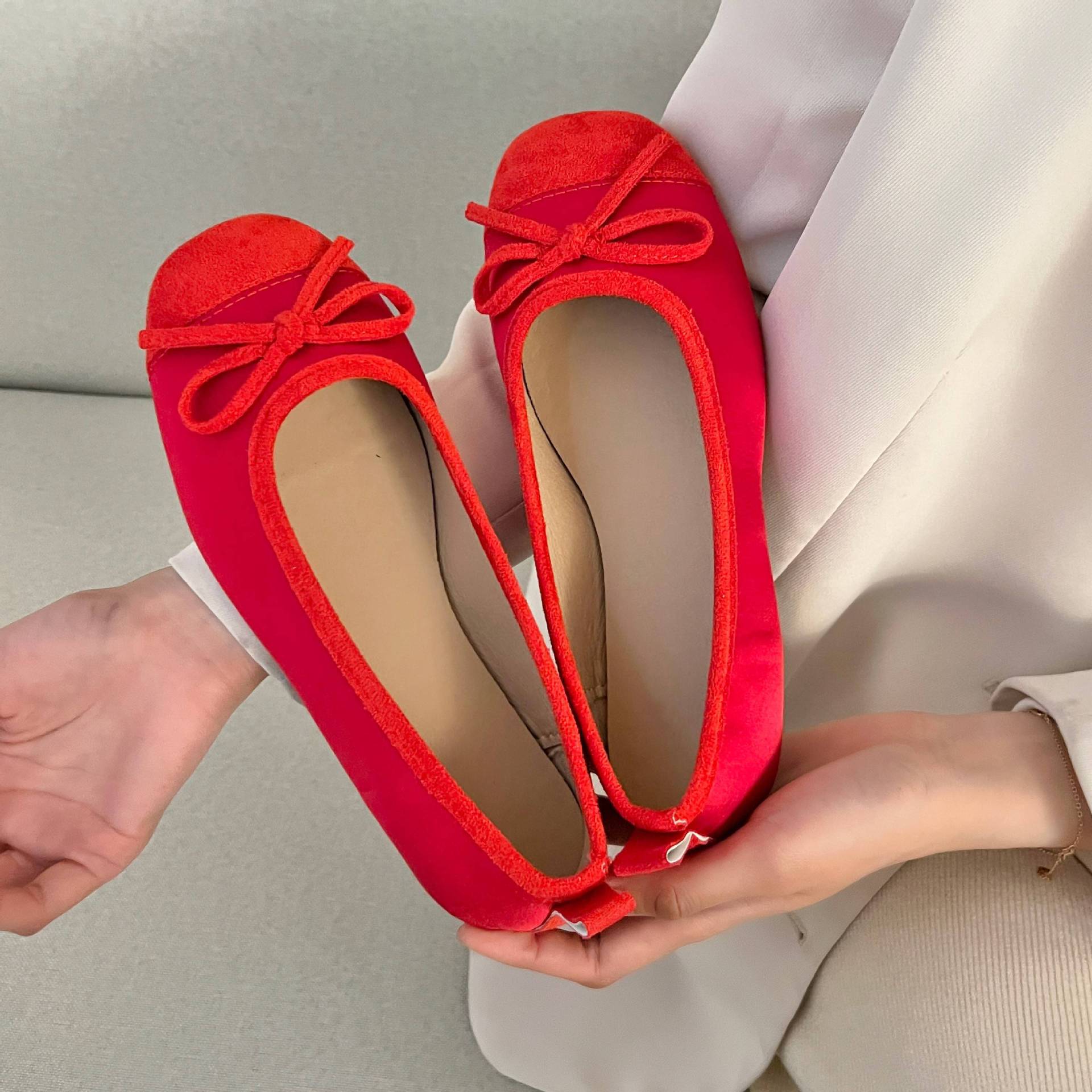 

Flat-bottomed gentle evening shoes French small red single shoes women s shoes 2025 spring and autumn soft-soled silver ballet shoes 40 червоний