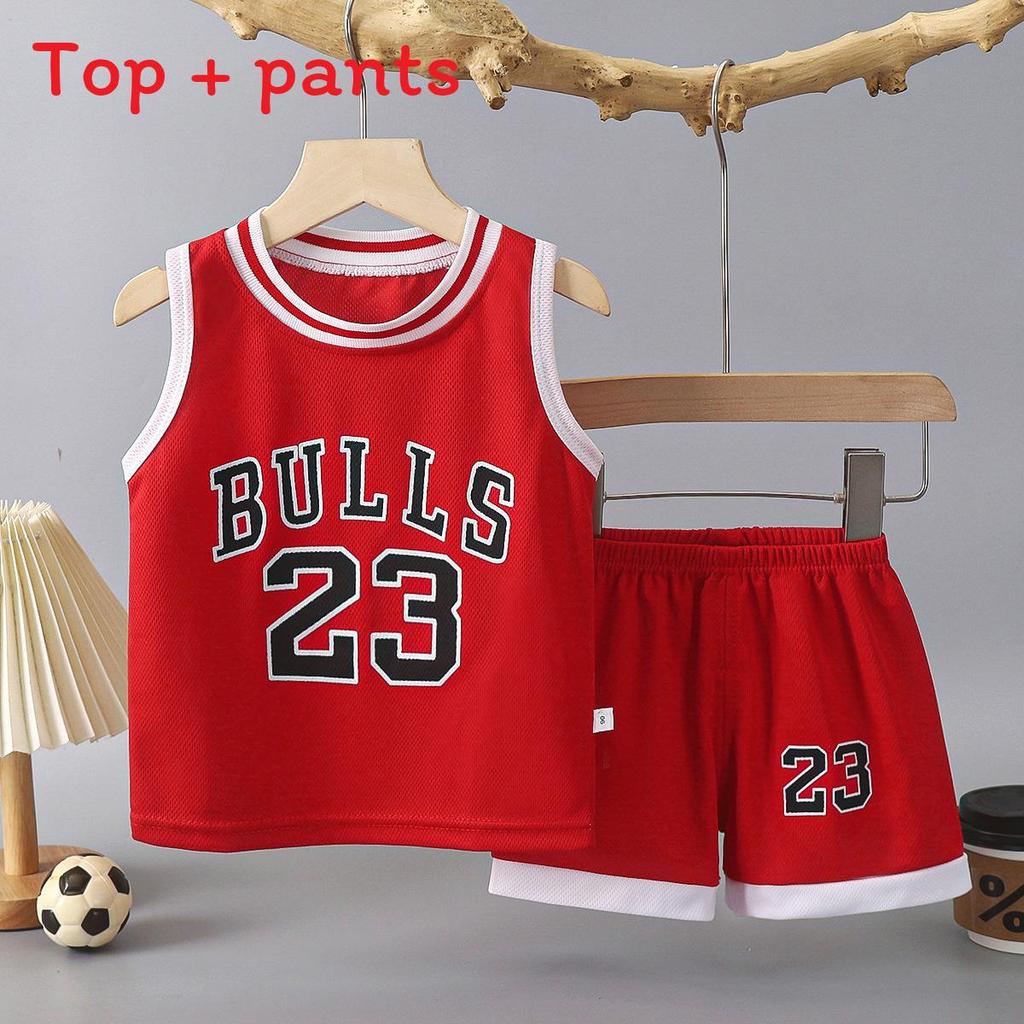 Completo sportivo senza maniche con pantaloncini per bambini in tessuto poliestere per il gioco attivo e l'abbigliamento estivo