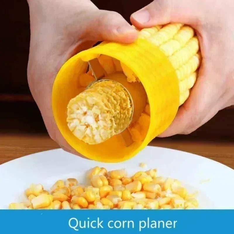 Trebbia per mais in acciaio inossidabile Manuale Rotante Plastica Aratro per mais Separatore creativo per sgranare il mais Gadget Nuovi Strumenti per la cucina
