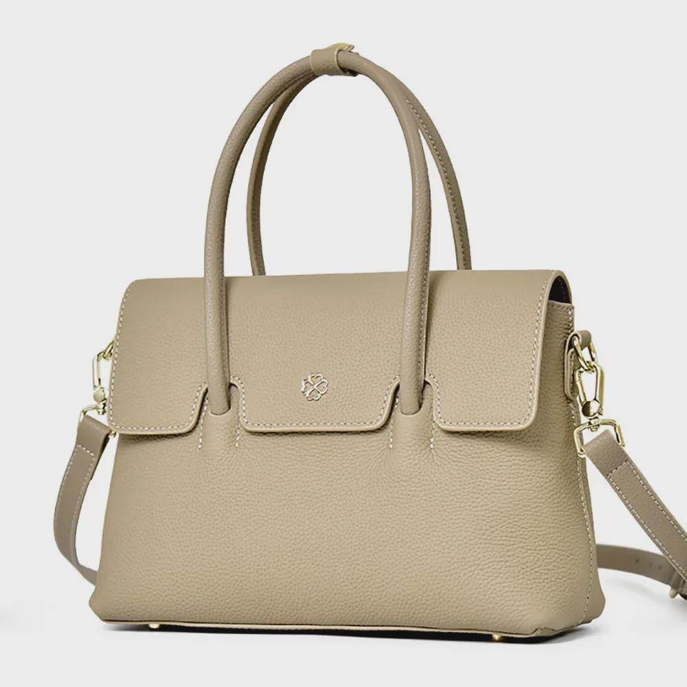 Dámská módní messenger taška 2025 z pravé hovězí kůže pro dojíždění