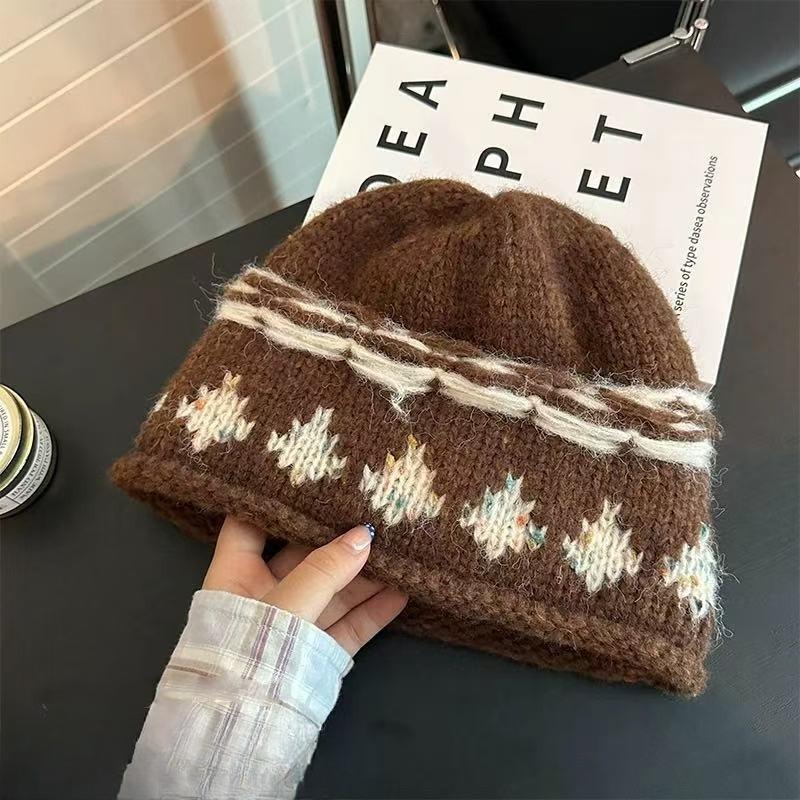 

Retro Fair Isle Knitted Woolen Hat for Women in Autumn and Winter New Versatile Face Showing Small Warm and Cold Proof Ear Protection Hat M（53-58cm）