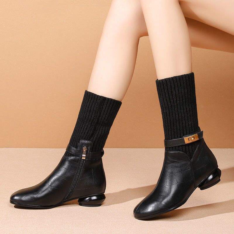 Off-white short boots for women 2025 winter new thin and versatile knitted wool medium boots thick heel medium heel boots for women