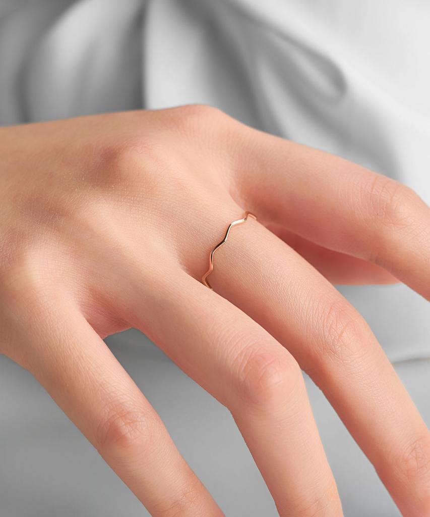 Lloyd Daily Wave 10K Gold Ring Lrt26009T (A Type)