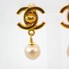 Pre-owned CHANEL faux pearl earrings with gold hardware and box (g512-33)