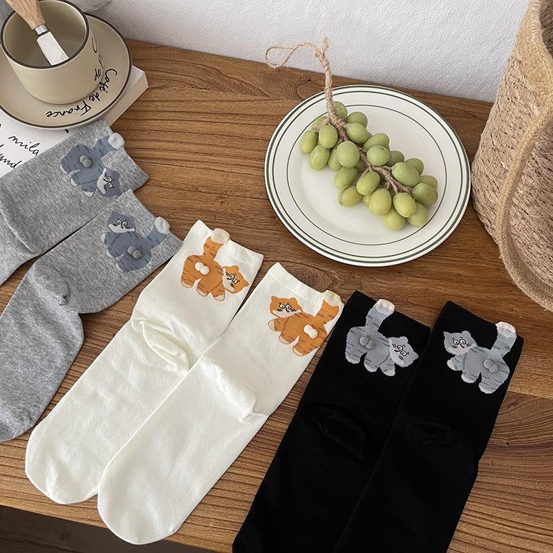1Pair Cartoon Cat Ladies Cotton Socks Breathable And Comfortable Socks For All Seasons