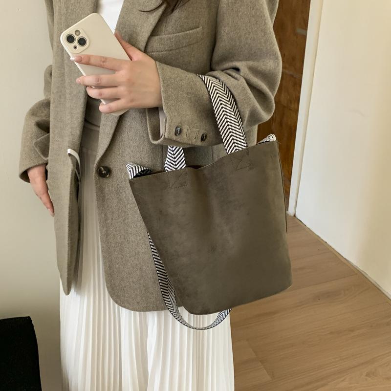 Leopard print bag women's 2025 new high-grade textured suede hand bag large-capacity shoulder crossbody bucket bag