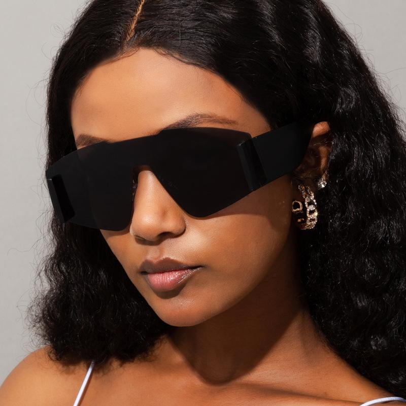 

New One-Piece Big Frame Sunglasses Fashion Catwalk Women Goggles Frameless Oversized Driving Sunglasses Uv400 only 1 sunglasses