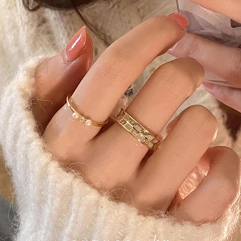 Pearl Bunny Ring Hepburn Style Fashion Metal Enamel Index Finger Ring Niche Design High-end Ring