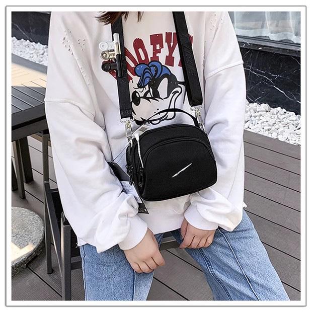 

Trendy Versatile Crossbody Bag: Unisex Student Multi-Layer Shoulder Bag with Large Phone Capacity