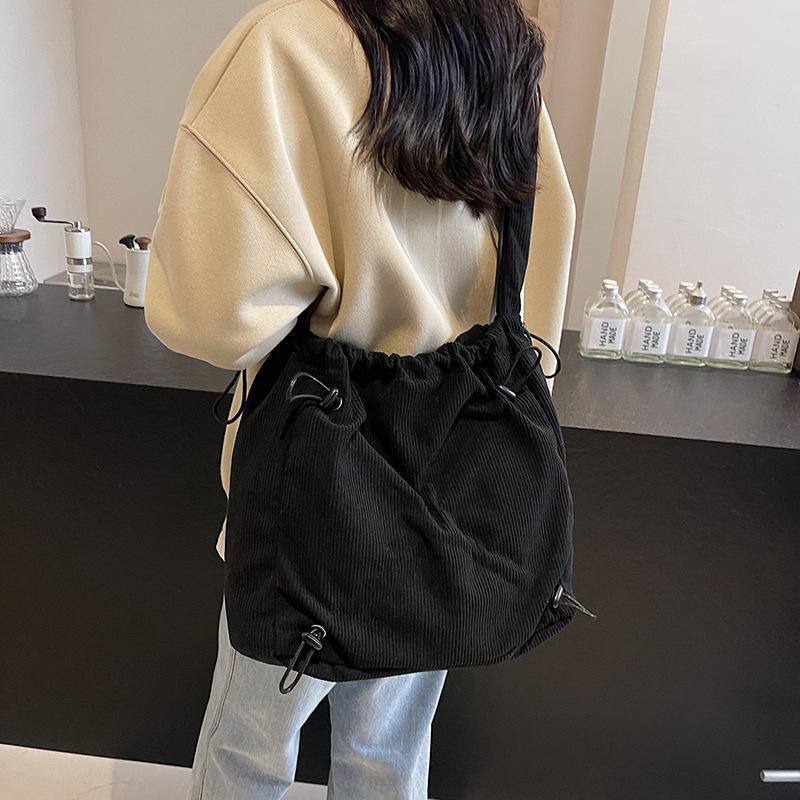 Trendy Cloth Bag Large Capacity Fashion Solid Color Shoulder Bag Casual Messenger Bag Pleated Commuter Tote Bag