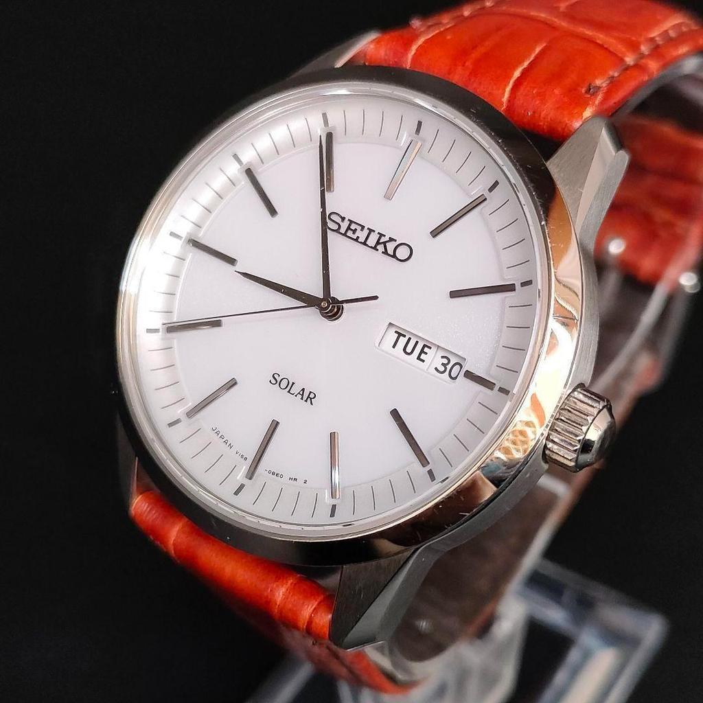 [USED] Seiko V158 Solar Watch In White, Silver, and Brown