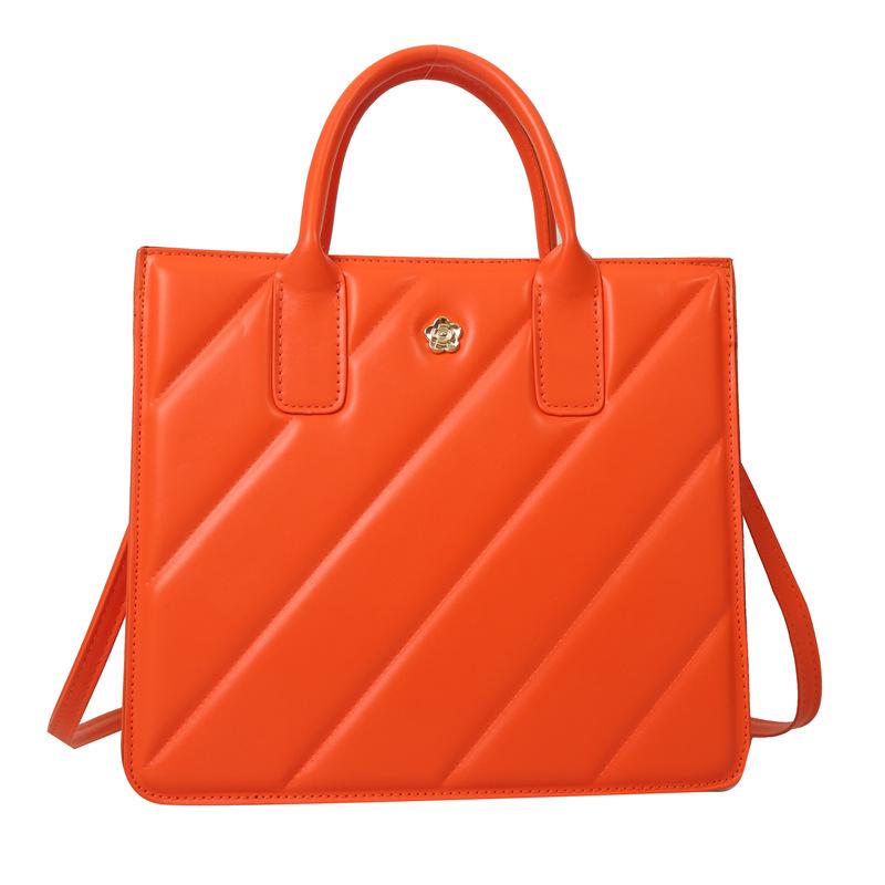 

Коса сумка модного цукеркового кольору новинка 2024 модна портативна маленька квадратна сумка проста повсякденна сумка через плече помаранчевий