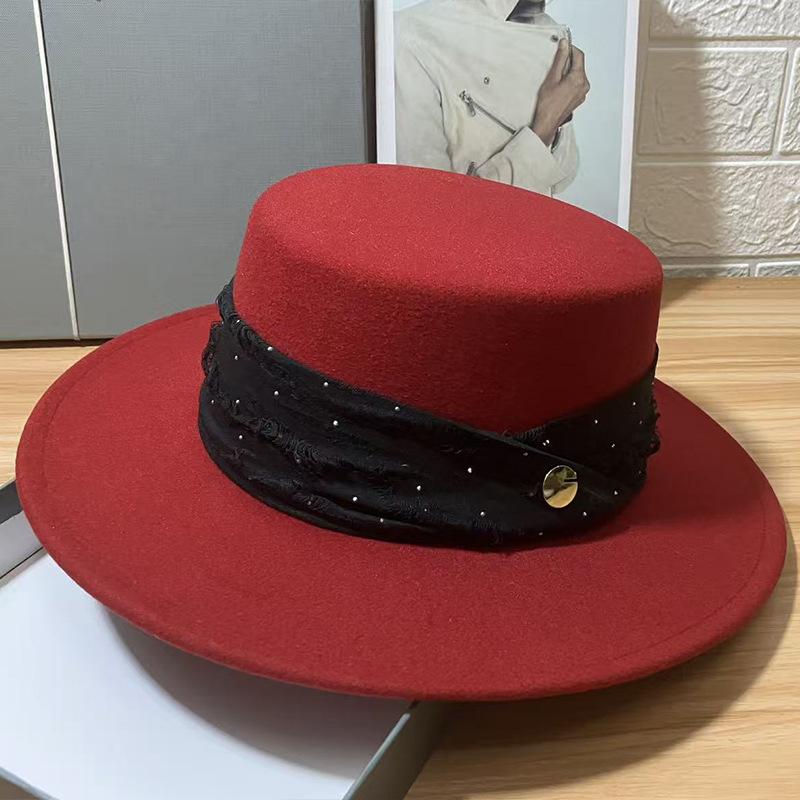 French High-end Sense of Holes and Imitation Woolen British Style Literary Flat Top Hat Women's Autumn and Winter Fashion Elegant Hat Tide