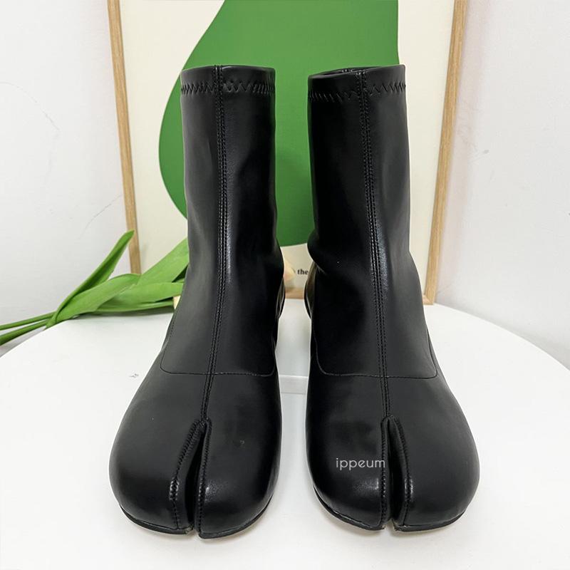 

Модная обувь IPPEUM Женские ботинки с раздвоенным носком Черная кожа Пу Круглый каблук 3 см 2024 Новая мода Большой размер 43 Осень Зима Ботильоны 225 чёрный