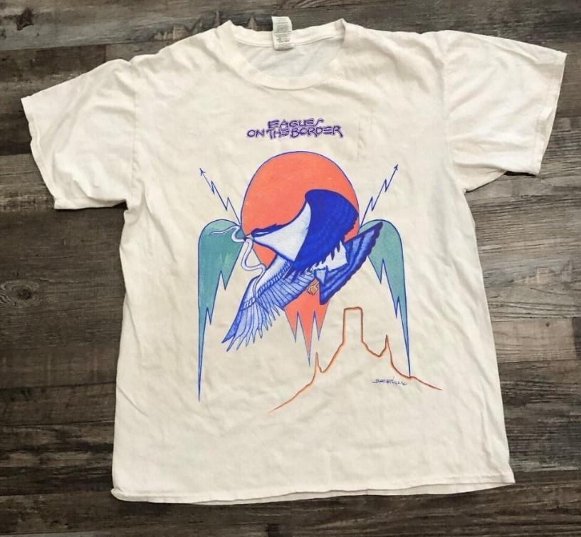 Vintage 90s Eagles On The Border T Shirt band Concert tour rock Unisex T-Shirt M