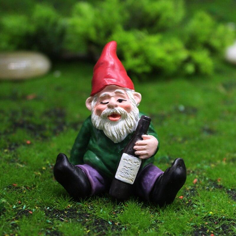 Resin Naughty Garden Gnome Figurine Christmas Dress Up DIY Garden Decoration Resin Gnome Decoration Durable Garden Accessories