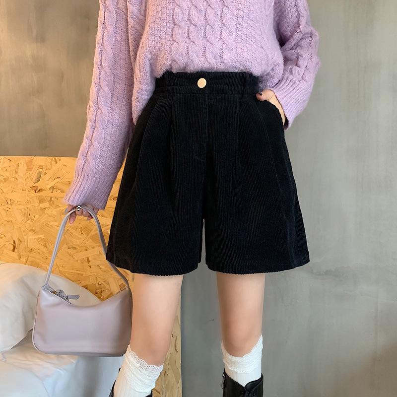 

Japanese Retro High-Waisted Corduroy Wide-Leg Shorts for Women: Autumn/Winter, Versatile, Stylish, Loose-Fit, Bootcut. 4XL (150-165 lbs) чёрный