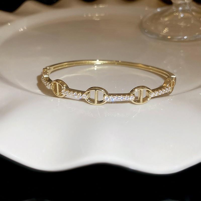 Super Flash Zircon Round Heart-shaped Flower Multi-layer Open Bracelet Exquisite and Beautiful Bracelet Light Luxury Jewelry Women