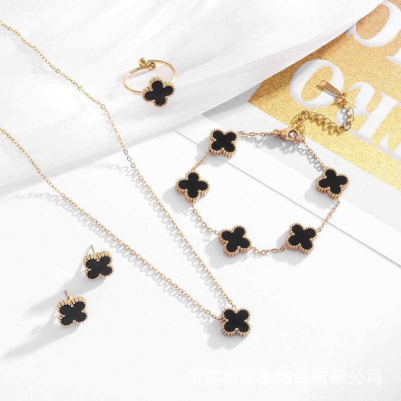 18K Gold Plated Kleeblatt Halsketten-Set Mit Muschel-Anhänger Minimalistischer Damenschmuck Tägliches Tragen