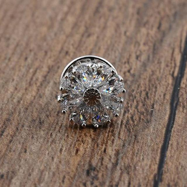 Simple Flower Bee Brooches For Women Daisy Brooch Anti -Glare Pins Shirt Sweater Pin Zircon Clothing Fixed Accessories Jewelry
