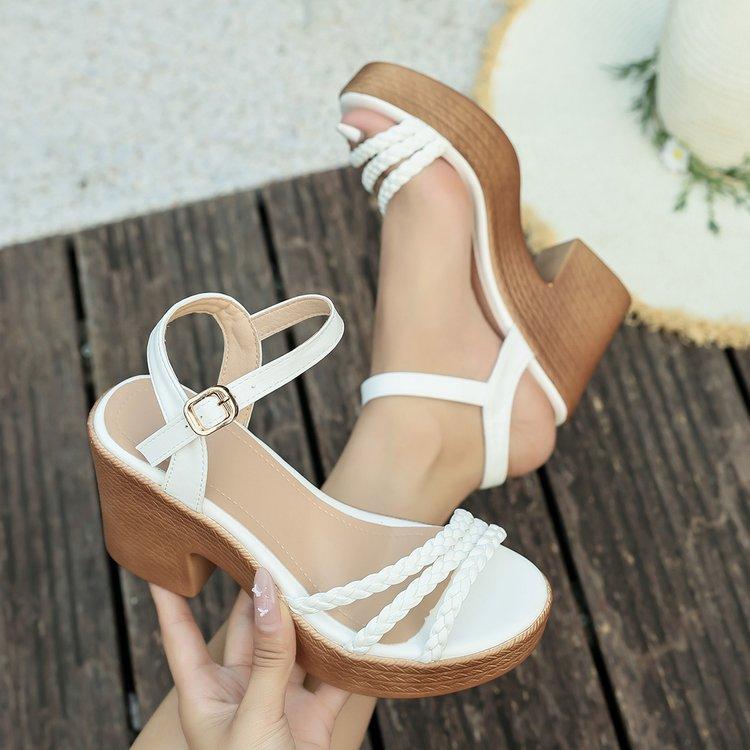2025 new thick-soled one-word Roman sandals women's high-heeled waterproof table gold wedge-heeled open-toed women's shoes