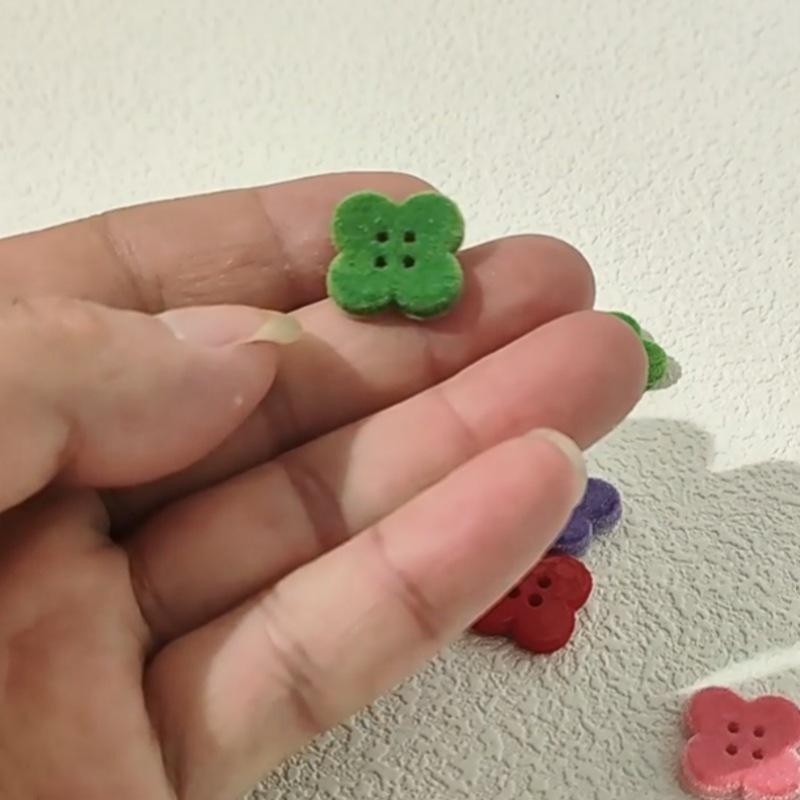 5pcs Fashion Lucky Clover Four-Leaf Clover Shaped Four-Eye Velvet Button Suitable for Winter Coat Fleece Clothing Sewing Decorat