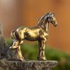 Starožitné mosazné figurky koní s dlouhým ocasem Miniatury Feng Shui Ornamenty Měď Zodiac Zvířata Mini Desktop Dekorace Řemesla