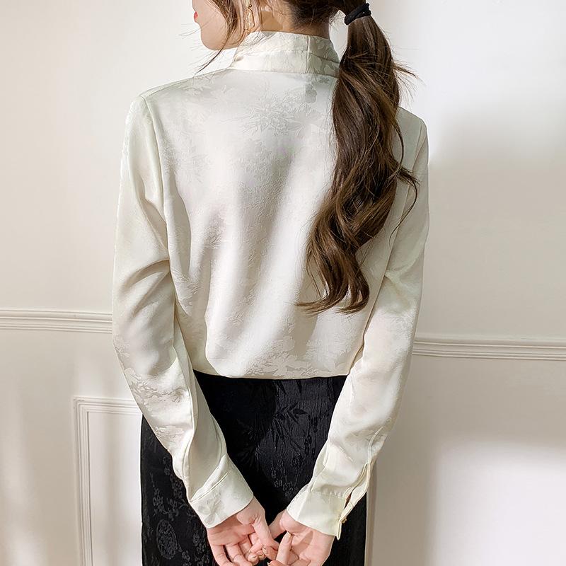 Chinese Style Button-up Shirt Women's Spring French Temperament Elegant Long-sleeved V-neck Top