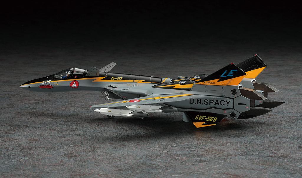Hasegawa 1/72 VF-19A SVF-569 Lightnings with High Maneuver Missiles