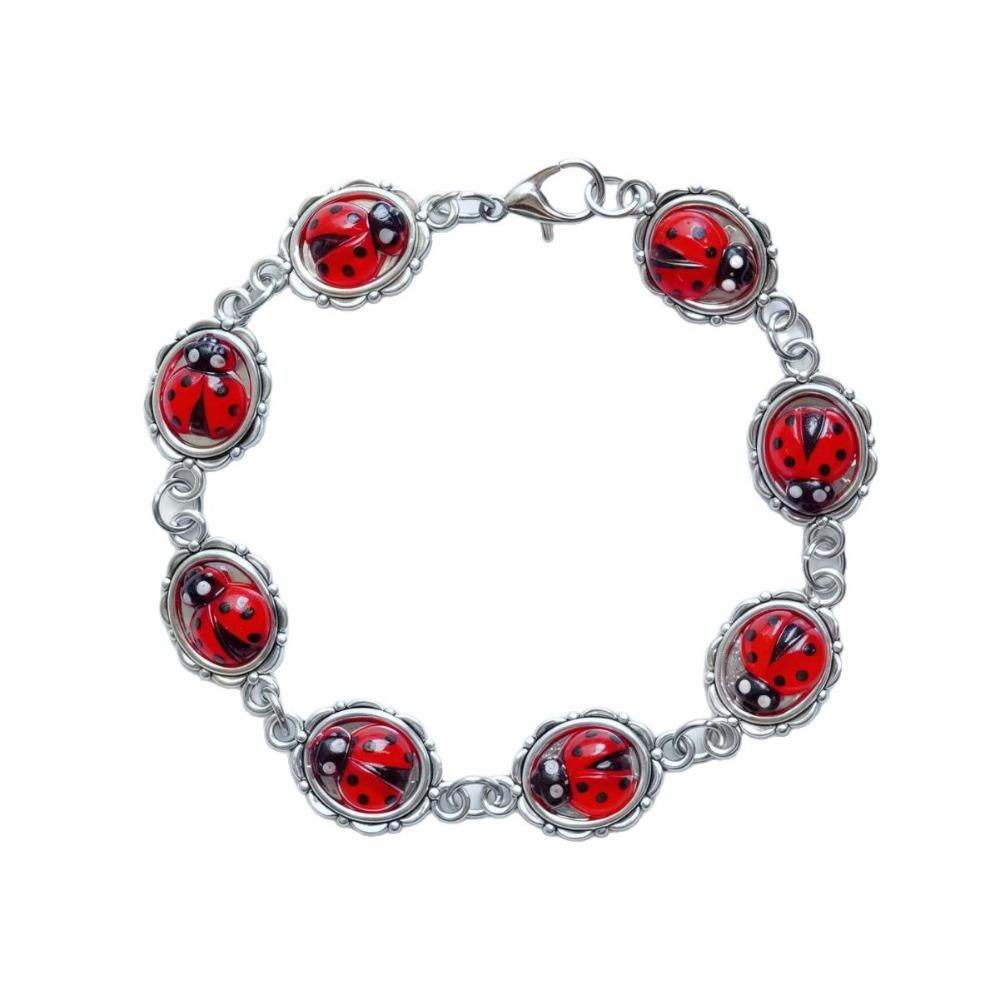 Creative Personality Geometry Ellipse Simulation Ladybug Bracelets for Women Fashion Cute Insect Animals Jewelry Accessory Gift