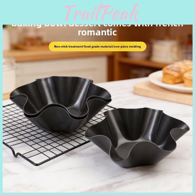 Modern Minimalist Carbon Steel Salad Pan With Nonstick Surface For Salad And Appetizer Preparation