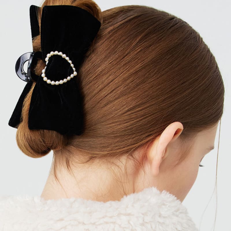 

VVV Heart Pearl Velvet Ribbon Hair Clip _ Black BLACK