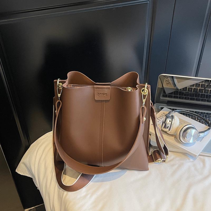 

2025 Women s High-End Fashion Tote: Versatile Shoulder/Crossbody Bucket Bag 25cm x 26cm x 13cm кавовий