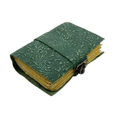 Handgefertigtes grünes geprägtes Leder-Tagebuch 5×7” | Vintage Tagebuch mit Büttenrand und 200 handgefertigten Seiten | Notizbuch mit antiker Verschlussklappe