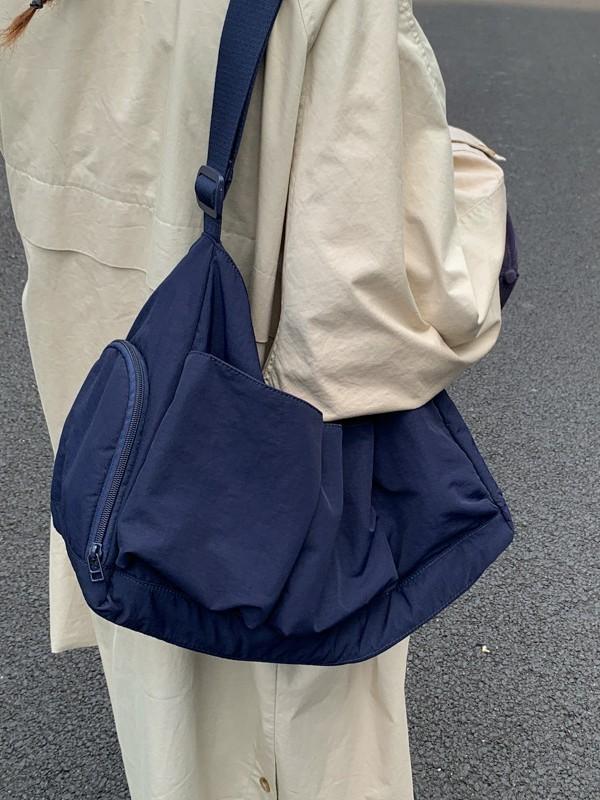 Fashionable Large Capacity Tote Bag With Zipper Closure For Everyday Wear