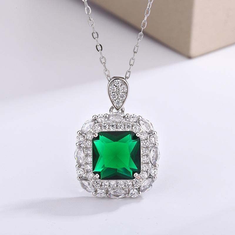 Simulation Copper Bottom Main Stone Color Treasure Set Women'S Light Luxury Necklace Gold-Plated Wind Simple Artificial Crystal Commute