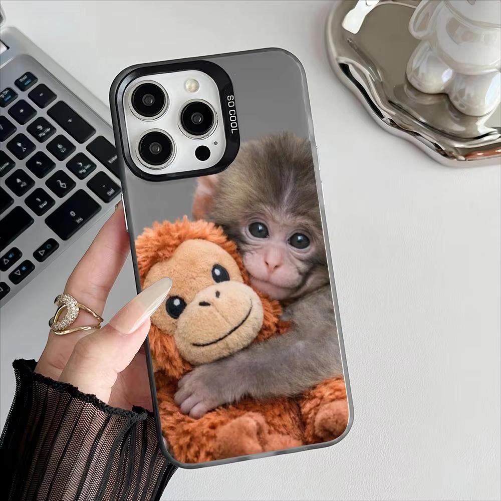 

The Little Monkey And The Cute Monkey Doll Phone Case For iPhone 17 Pro Max 16 15 Pro 14 13 12 11 XR 17Air Plus Hard Matte Cover iPhone XS Max чёрный