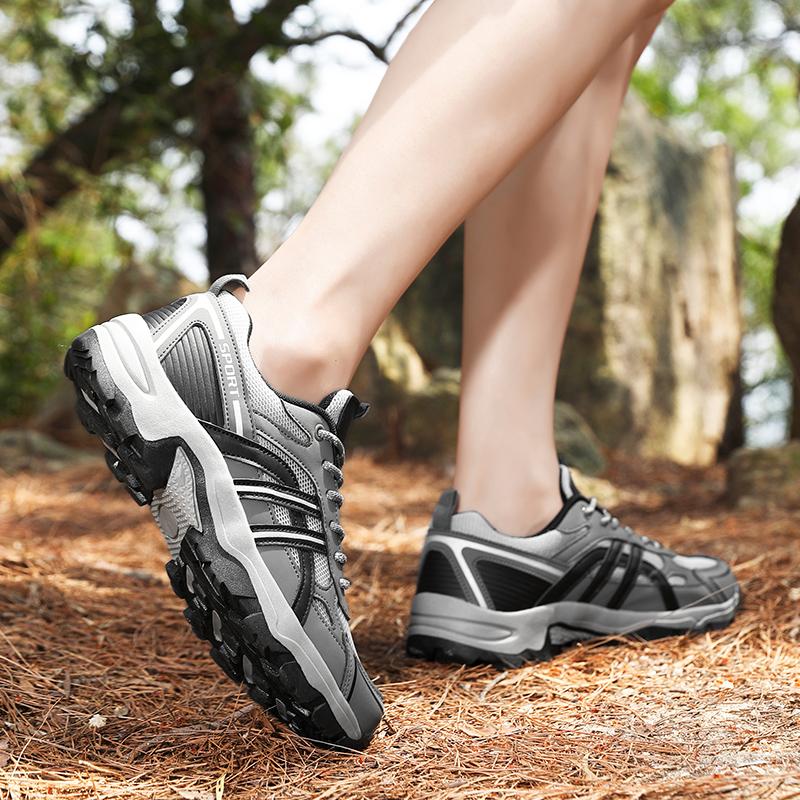 Fashion New Spring Autumn Couple Shoes Fashion Outdoors Sneakers Mesh Breathable Mens Casual Shoes Non Slip Mens Sneakers Plus Size