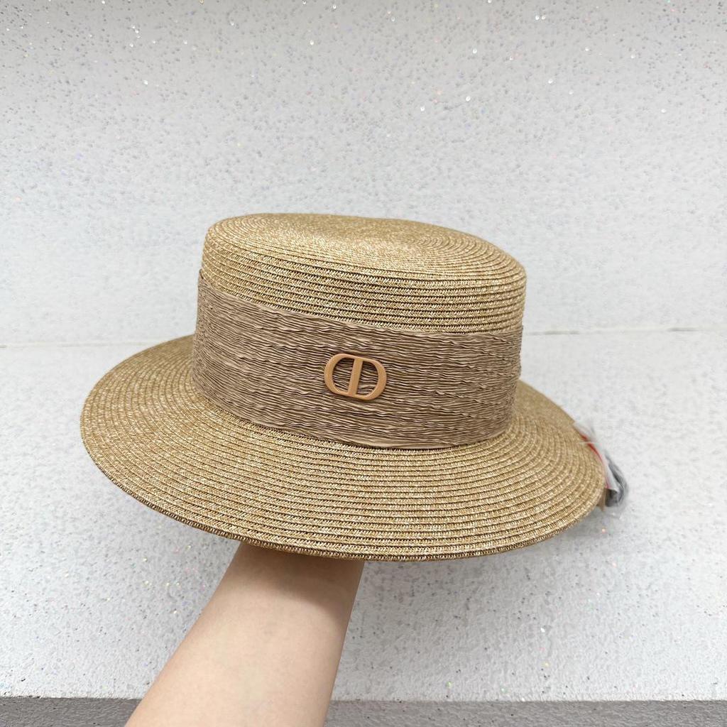 Pleated Ribbon Flat Brim Straw Hat - Women's Hepburn Style, French Casual Fashion, Sun Protection, Holiday Style.