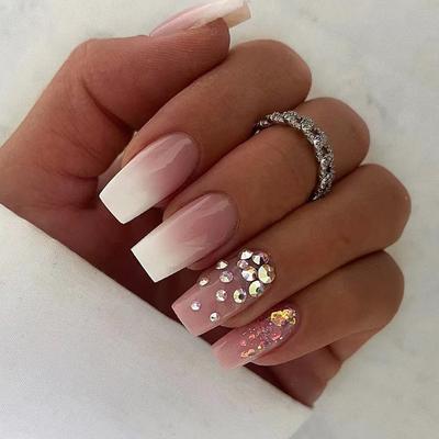 24 ks/sada Quick Nails Růžový a bílý třpytivý pudr Nálepka s falešnými Nials Nositelná voděodolná manikúra Hotové nehty