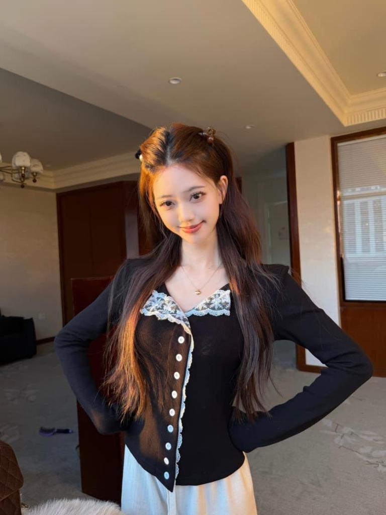 Women's Elegant Lace Spliced Long-Sleeve Cardigan - Slim-Fit, Chic & Versatile Winter Design