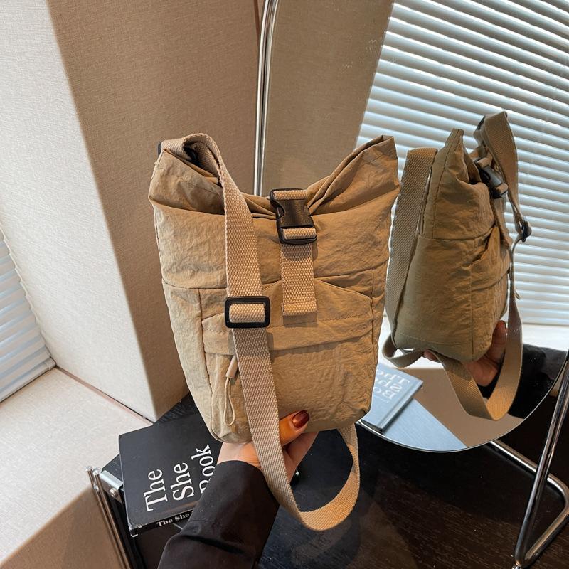 Simple Texture Trend Fashion Casual Foreign Style Bucket Bag 2025 Summer New Women's Niche Shoulder Messenger Bag