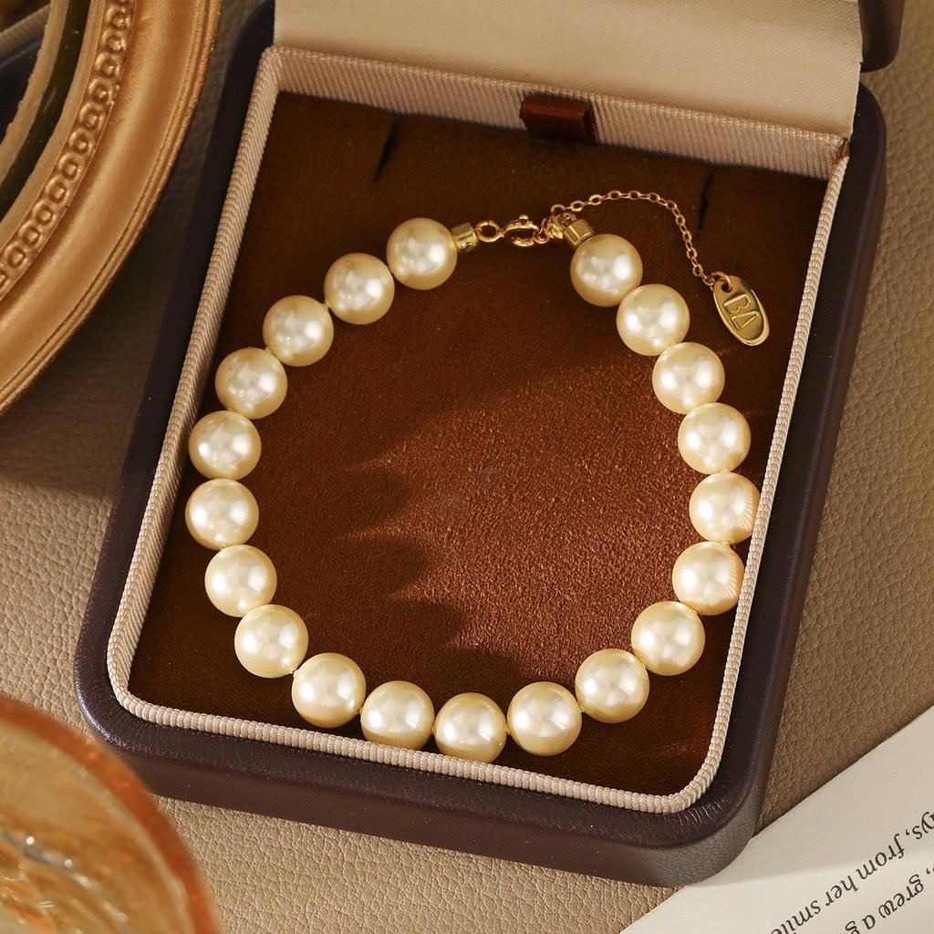 Luxurious Round Pearl Necklace & Bracelet Set for Women - Gold-Plated Clavicle Chain Jewelry