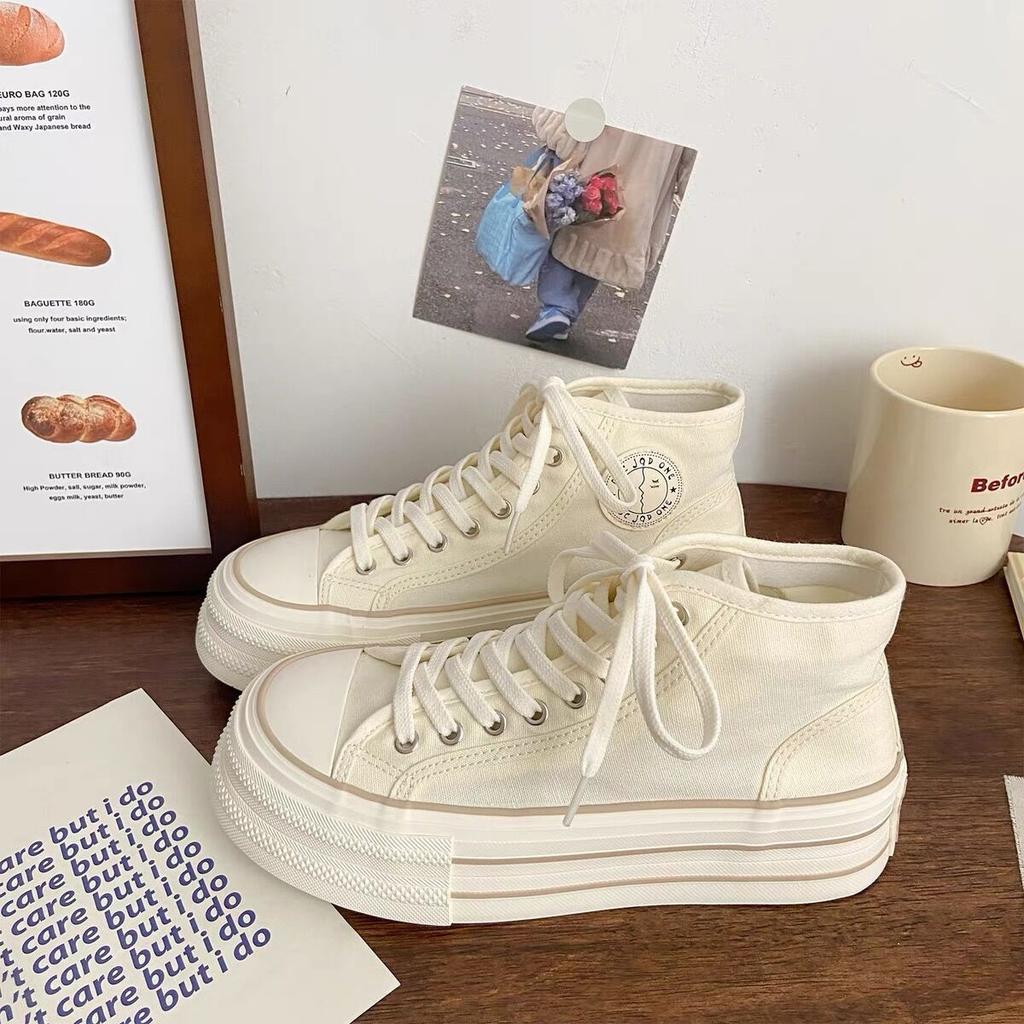 Nowe buty płócienne damskie wysokie 2025 styl college damskie wszechstronne jesienne miękkie buty płócienne na platformie wersja koreańska zwiększają wysokość