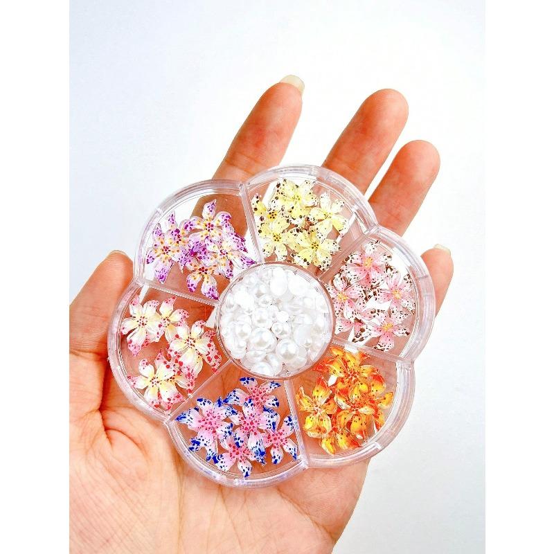 1 Scatola Charms per Unghie Cartoni Animati 3D Giallo Vasetto di Miele Piccola Ape Perla Bianca Simulazione Fiori Margheritina Bianca Per Accessori Nail Art Unghie Fai da Te