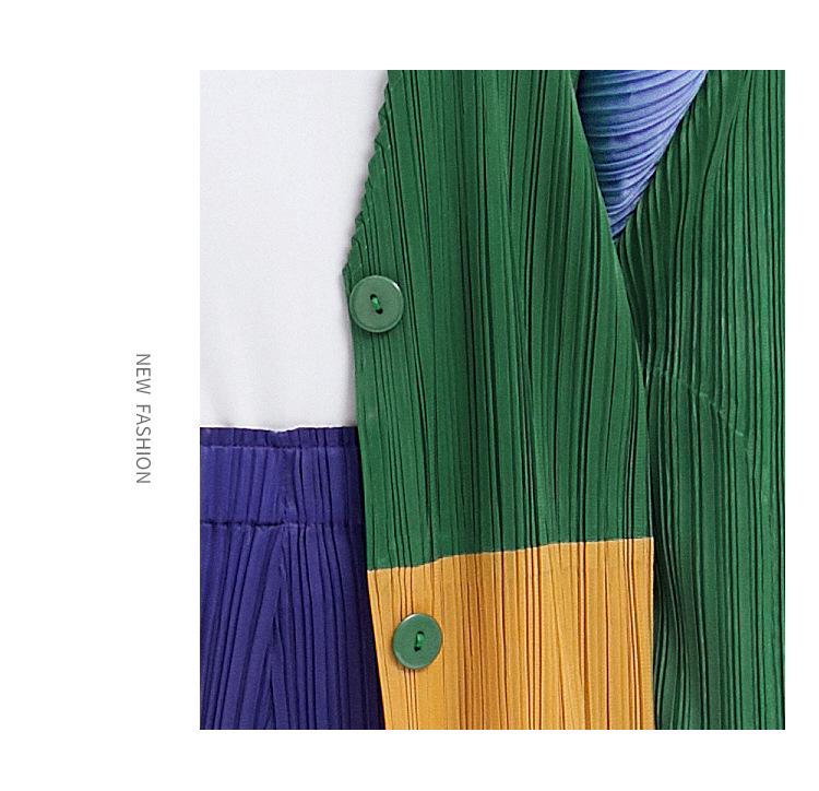 Miyake Spring 2025 Women's Japanese Style Cardigan: Contrast Color, Pleated Long Sleeve, Loose Casual Fit.